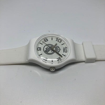 REAL MADRID CLUB DE FUTBOL WATCH 43811 WHITE & SILVER QUARTZ USED FROM JAPAN