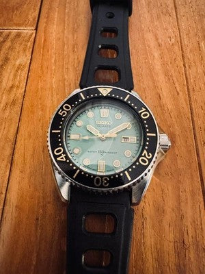 SEIKO 2625-0010 VINTAGE DIVER WATCH MINT GREEN 1984 QUARTZ ORIGINAL BAND RARE