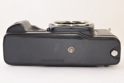 CONTAX RX BODY FILM SLR CAMERA THE FASTEST SHUTTER SPEED IS 1/4000 AS IS