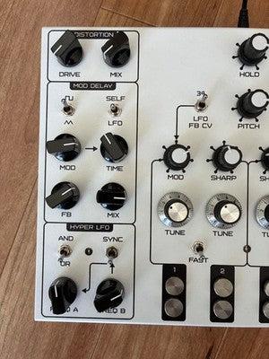 SOMA LABORATORY LYRA-4 ANALOG DRONE SYNTHESIZER WHITE RARE FROM JAPAN