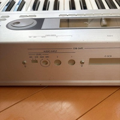 KORG TRITON LE61 61-KEY SYNTHESIZER MUSIC WORKSTATION W/ ADAPTER MANUALS