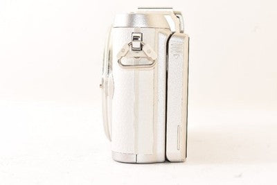 OLYMPUS PEN E-PL8 MIRRORLESS CAMERA (WHITE) FOR PARTS OR NOT WORKING