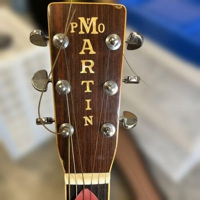 MARTIN W-200 PRO VERTICAL LOGO ACOUSTIC GUITAR VINTAGE WITH HARD CASE