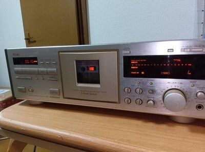 TEAC V-7000 CD/MD CASSETTE DECK 100V 20W   FOR PARTS OR NOT WORKING