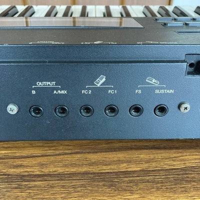 YAMAHA DX7II-D FM SYNTHESIZER KEYBOARD VINTAGE W CASE MANUALS PEDAL FROM JAPAN