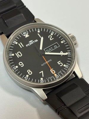 FORTIS FLIEGER 595221581 AUTOMATIC MENS WATCH BLACK DIAL DAY DATE MINT CONDITION