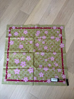 LOUIS VUITTON X TAKASHI MURAKAMI CHERRY BLOSSOM SCARF HANDKERCHIEF PINK M71921
