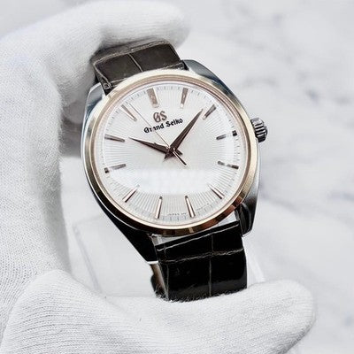 GRAND SEIKO SBGX344 MEN'S WRISTWATCH 18K GOLD BEZEL QUARTZ ROUND FACE