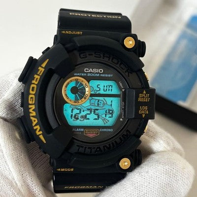 G-SHOCK FROGMAN '99 DW-8200BU-9AT BLACK X GOLD W/MANUAL TESTED JAPAN USED F/S