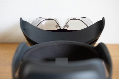 MICROSOFT HOLOLENS 2 SMART GLASSES VR HEADSET DEVICE FROM JPN WITH BOX