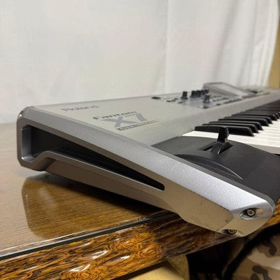 ROLAND FANTOM X7 76 KEY WORKSTATION SYNTHESIZER KEYBOARD TESTED WORKING
