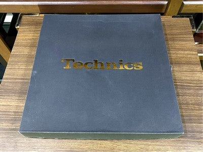 TECHNICS SL-1200 SERIES 35TH ANNIVERSARY GOLD DISC WITH BOOKLET AND ORIGINAL BOX