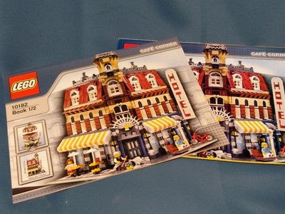 LEGO CREATOR EXPERT MODULAR BUILDINGS CAFÉ CORNER 10182 IN 2007 RETIRED USED
