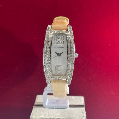 UNIQUE QUARTZ LADIES WRISTWATCH RECTANGULAR CASE LEATHER JAPAN-MADE MOVEMENT