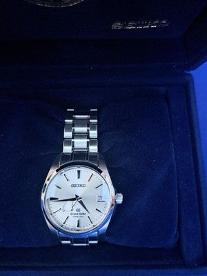 GRAND SEIKO SBGA001 SPRING DRIVE MEN'S WRISTWATCH ROUND FACE JAPAN MADE SS BELT