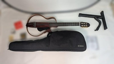 YAMAHA SLG200NW SILENT CLASSICAL GUITAR EXCELLENT CONDITION W/CASE STAND STRINGS