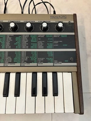 KORG MICROKORG ANALOG MODELING SYNTHESIZER KEYBOARD VOCODER USED JAPAN