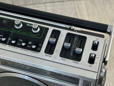 SONY CF-1980V RADIO CASSETTE PLAYER FROM THE SHOWA ERA. EXCELLENT++++