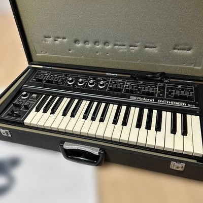 ROLAND SH-2 ANALOG SYNTHESIZER VINTAGE MONO SYNTH WITH HARD CASE TESTED