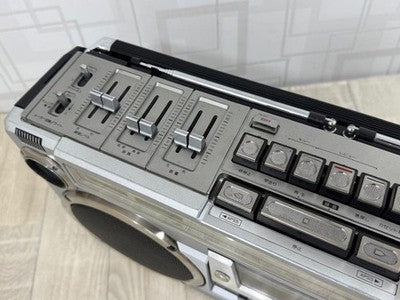 SHARP GF-305ST VINTAGE BOOMBOX RADIO CASSETTE PLAYER 2-WAY 4 SPEAKER WORKING