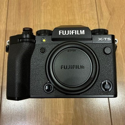 FUJIFILM X-T5 MIRRORLESS DIGITAL CAMERA BODY - BLACK - FOR PARTS OR NOT WORKING