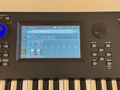 YAMAHA MODX6 61 KEY SYNTHESIZER EXCELLENT CONDITION WITH ACCESSORIES W/ ADAPTER