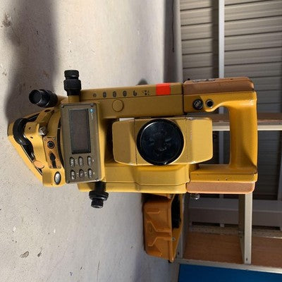 TOPCON TOTAL STATION GTS-3 SURVEYING INSTRUMENT WITH CASE & CHARGER