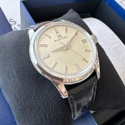 GRAND SEIKO MANUAL WINDING MEN'S WRISTWATCH ROUND FACE JAPAN MADE LEATHER BELT