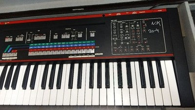 ROLAND JX-3P PG-200 SYNTHESIZER WITH HARD CASE & HEADPHONES - VINTAGE AS IS