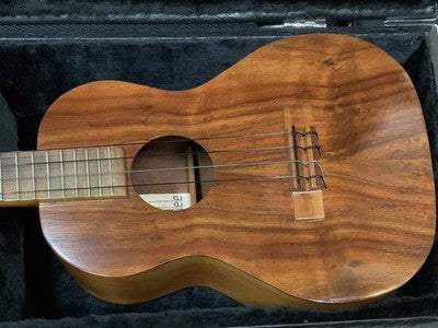 KAMAKA HF-4 BARITONE UKULELE, CRAFTED FROM PREMIUM HAWAIIAN KOA WOOD.
