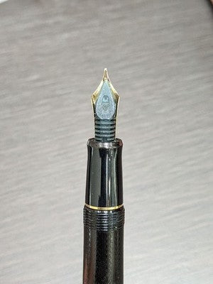 PILOT FOUNTAIN PEN NIB SIZE M 14K BLACK GOLD RESIN USED AUTHENTIC PRODUCT