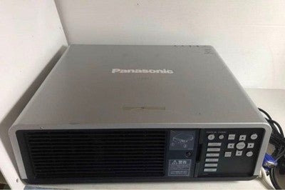 PANASONIC PT-DX610S DLP PROJECTOR 6500 LUMENS WITH STANDARD LENS TESTED