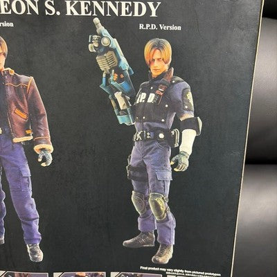 HOT TOYS BIOHAZARD 4 LEON S. KENNEDY R.P.D. VER. 1/6 SCALE ACTION FIGURE