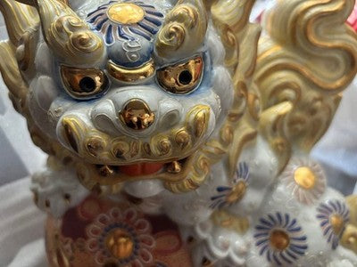 KOMAINU LION SHISHI 35CM LUXURIOUS KUTANI DAIKICHI KETTLE RIDING A BALL