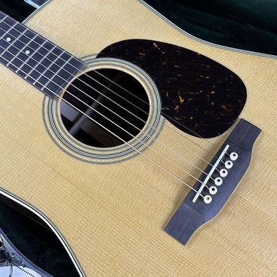 MARTIN D-28 STANDARD 2022 ACOUSTIC GUITAR WITH HARD CASE SITKA SPRUCE