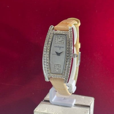 UNIQUE QUARTZ LADIES WRISTWATCH RECTANGULAR CASE LEATHER JAPAN-MADE MOVEMENT