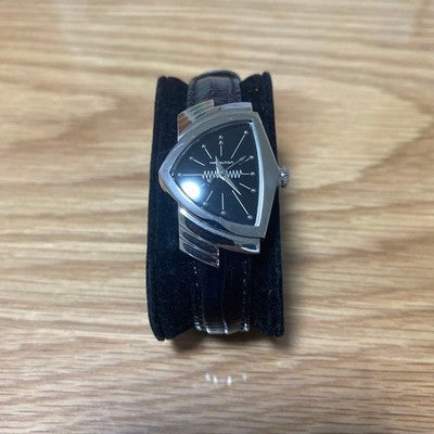 HAMILTON VENTURA QUARTZ H242112 BLACK DIAL STAINLESS STEEL BRACELET WATCH USED