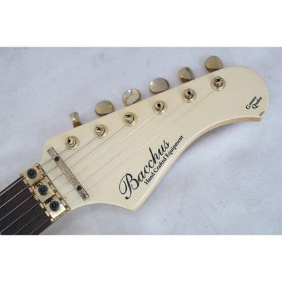 BACCHUS G-CUSTOM HSH ELECTRIC GUITAR 24 FRETS LOCKING TREMOLO WHITE USED