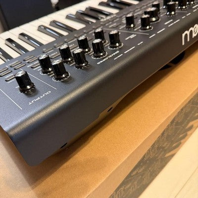 MOOG MESSENGER ANALOG SYNTHESIZER 37 KEY BLACK W BOX TESTED EXCELLENT