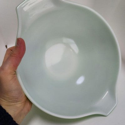 PYREX CHRISTMAS HOLLY CINDERELLA BOWL GREEN MERRY CHRISTMAS HAPPY NEW YEAR