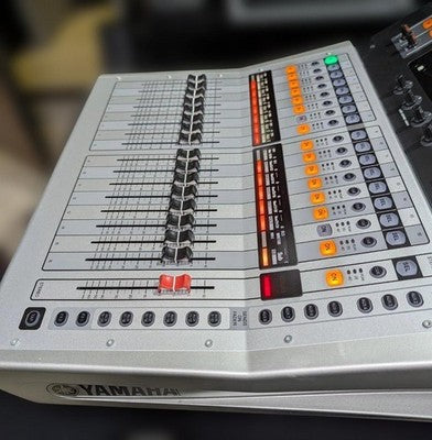 YAMAHA TF1 DIGITAL MIXER V4.56 EXCELLENT CONDITION W/ ORIGINAL BOX JAPAN
