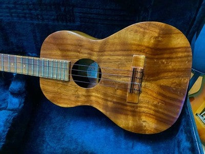KAMAKA HF-4 BARITONE UKULELE, CRAFTED FROM PREMIUM HAWAIIAN KOA WOOD.