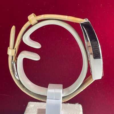 UNIQUE QUARTZ LADIES WRISTWATCH RECTANGULAR CASE LEATHER JAPAN-MADE MOVEMENT