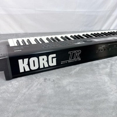 KORG TR61 SYNTHESIZER WORKSTATION 61-KEY W/ SOFT CASE FOR PARTS OR NOT WORKINGQ