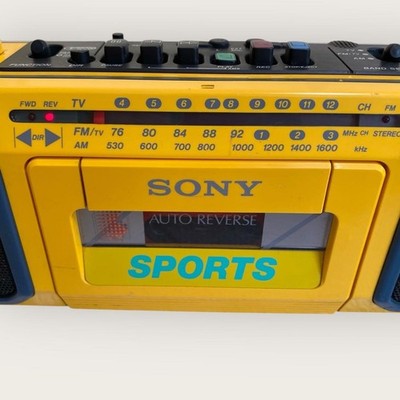 SONY CFS-V75 SPORTS STEREO CASSETTE CORDER AUTO REVERSE FM AM YELLOW AC100V DC9V