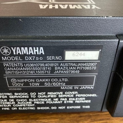 YAMAHA DX7II-D FM SYNTHESIZER KEYBOARD VINTAGE W CASE MANUALS PEDAL FROM JAPAN