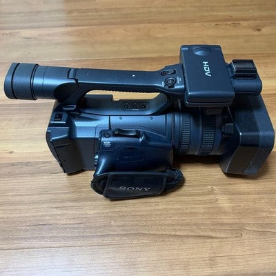 SONY HDR-FX1000 HDV CAMCORDER WITH ACCESSORY KIT BAG TAPES TESTED WORKING