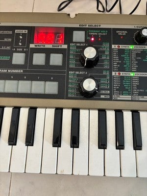 KORG MICROKORG ANALOG MODELING SYNTHESIZER KEYBOARD VOCODER USED JAPAN
