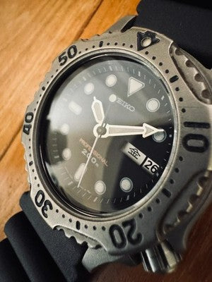SEIKO 7C43-6A10 PROFESSIONAL 200M TITANIUM VINTAGE DIVER QUARTZ WATCH BLACK