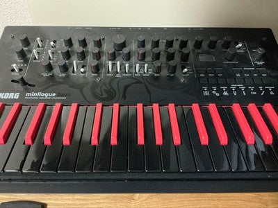 KORG MINILOGUE BASS ANALOG SYNTHESIZER W/ BOX AC ADAPTER MANUAL FROM JAPAN